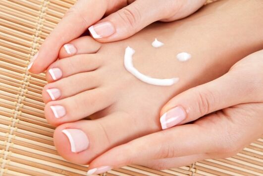 Healthy toenails after applying an effective varnish against fungal infections