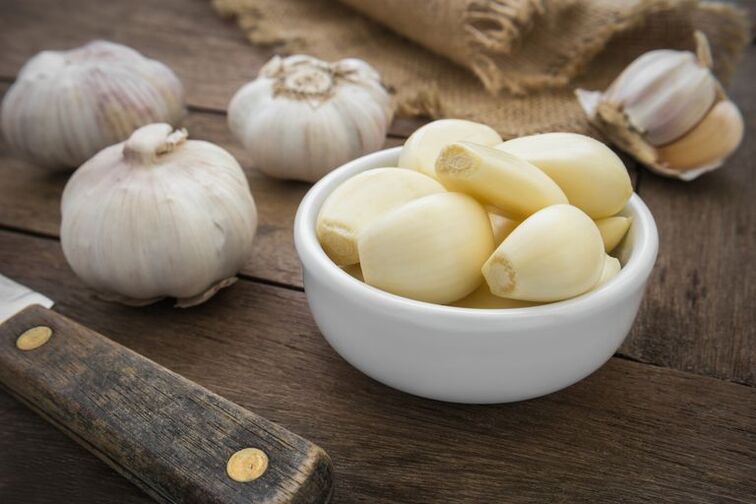 Garlic is effective in treating fungal infections